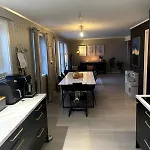 Arctic With Ocean View, Jacuzzi And Northern Lights Villa Karlsøy