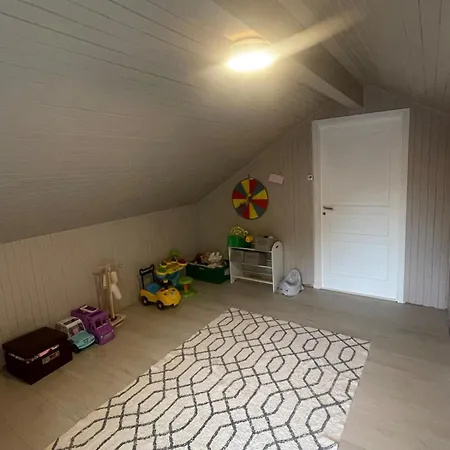 Villa Arctic With Ocean View, Jacuzzi And Northern Lights Karlsøy