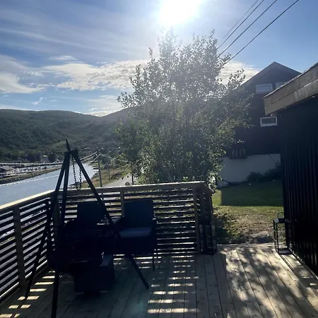Arctic With Ocean View, Jacuzzi And Northern Lights Villa *