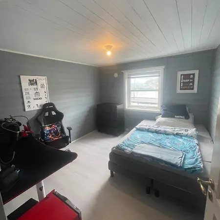 Arctic With Ocean View, Jacuzzi And Northern Lights Villa