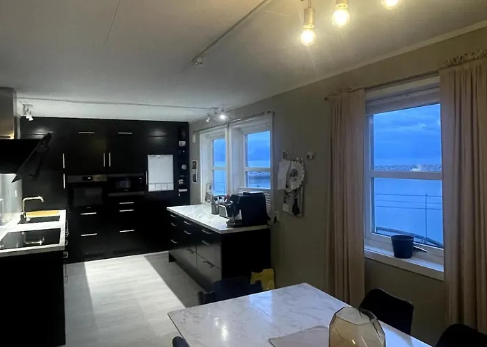 别墅 Arctic With Ocean View, Jacuzzi And Northern Lights
