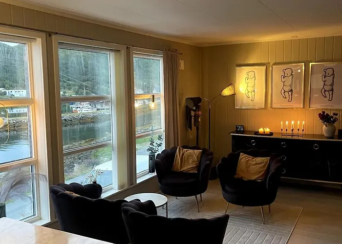 Villa Arctic With Ocean View, Jacuzzi And Northern Lights *