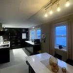 Villa Arctic With Ocean View, Jacuzzi And Northern Lights