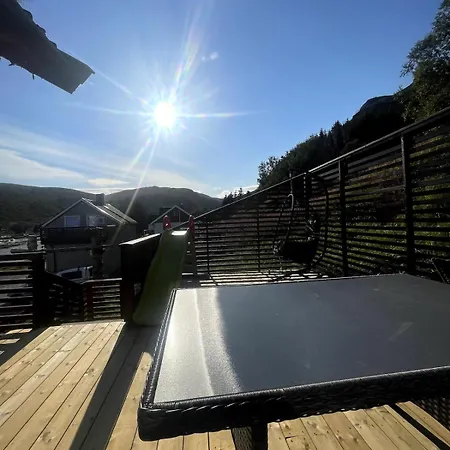 Villa Arctic With Ocean View, Jacuzzi And Northern Lights