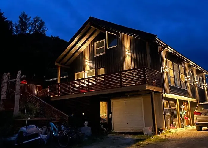Villa Arctic With Ocean View, Jacuzzi And Northern Lights Karlsøy
